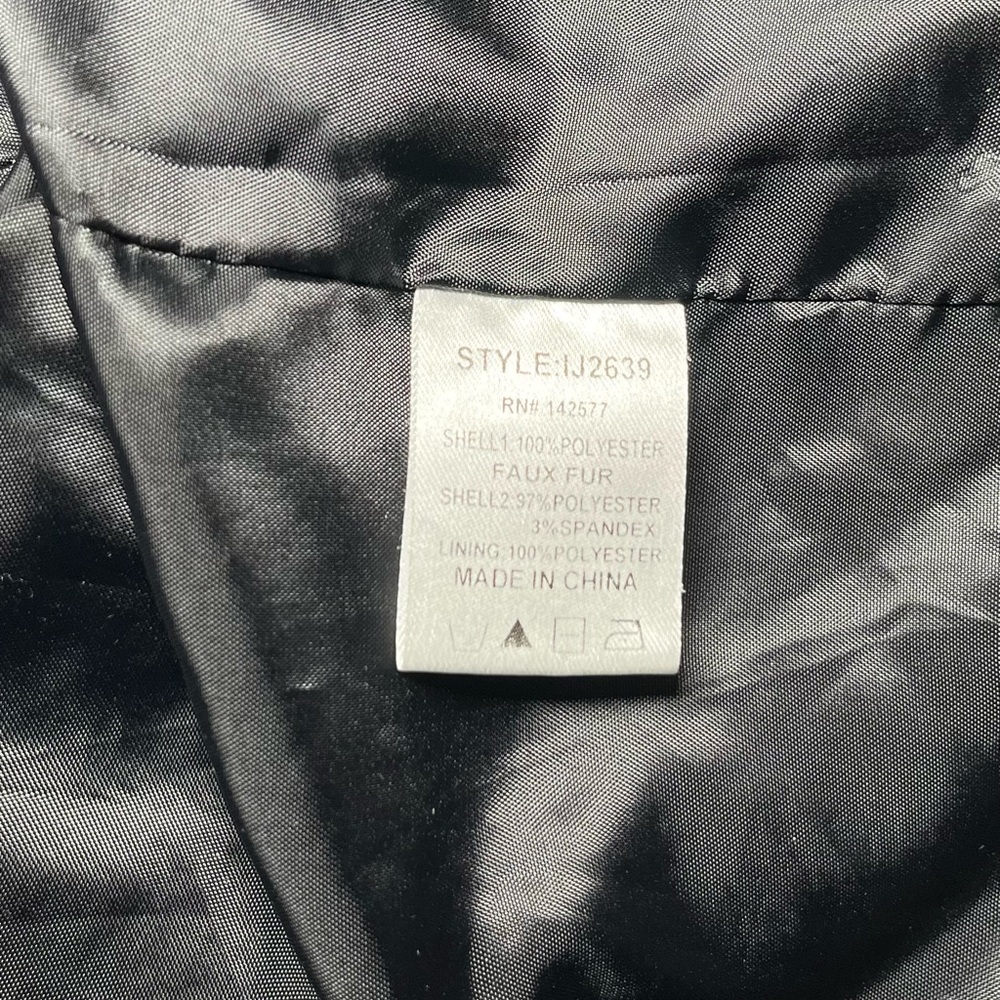 Iris black faux fur bomber jacket - Picture 6 of 6
